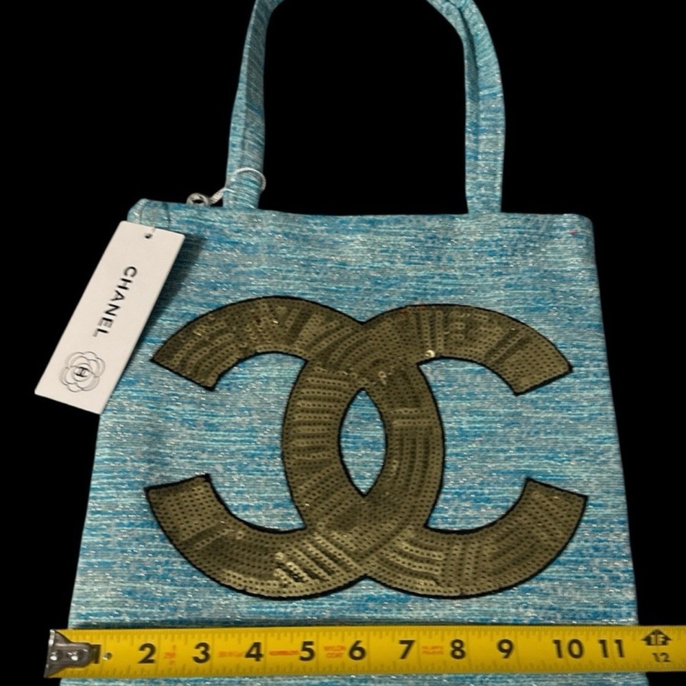 New In Bag Chanel VIP Blue & Metallic Gold Tweed Gold Sequin CC Tote Bag. - Picture 4 of 6